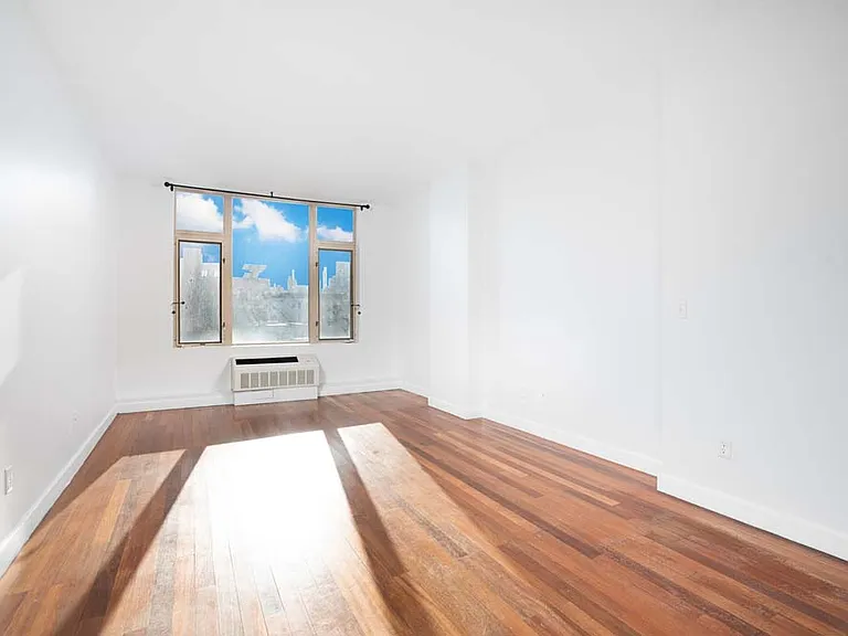 161 E 110th St #4K — Photo 3