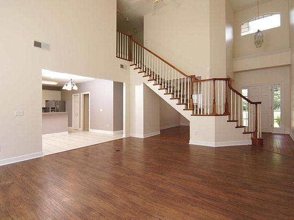 3rd image of 1811 Saint Lawrence Way