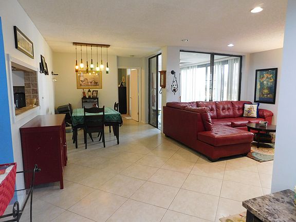 3rd image of 5415 Verona Dr #A