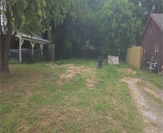 2nd image of 208 S Ruth Ave