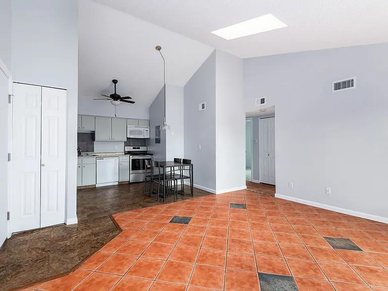 8803 Colorado Blvd #304 — Photo 5