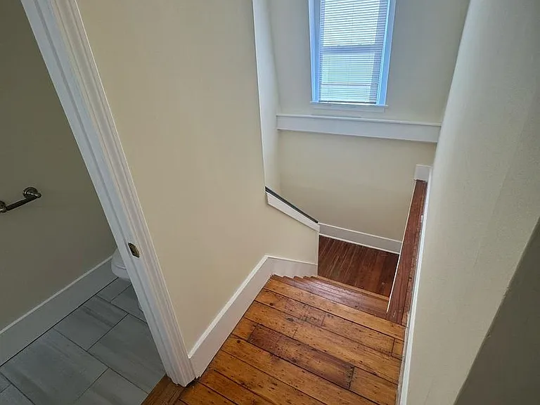 10-28 Centennial Pl — Photo 5