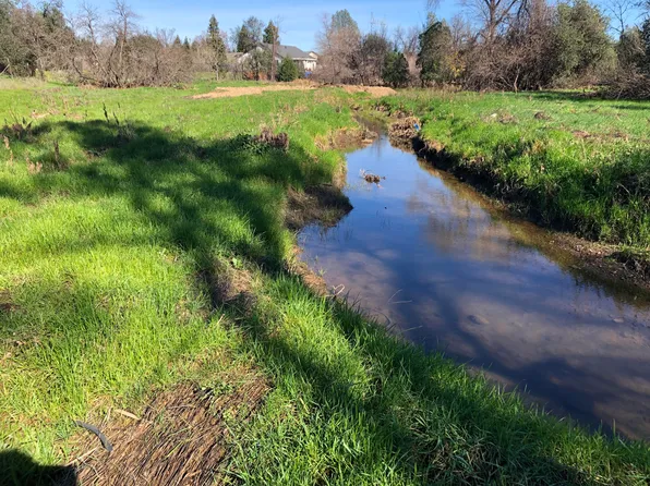 1513 Harpole Rd, Redding, CA 96002