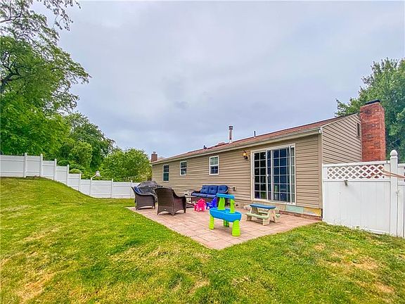 4th image of 107 Scottsdale Dr