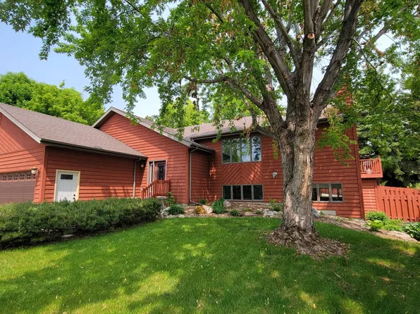 128 Cherry Ln, Bismarck, ND 58503