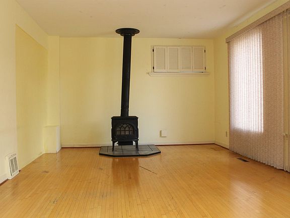 4th image of 8931 117th St NW