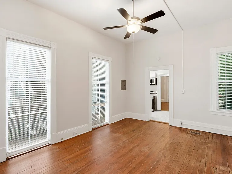 216 E Henry St #A — Photo 13
