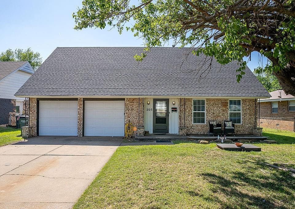 1st image of 205 Vickie Dr