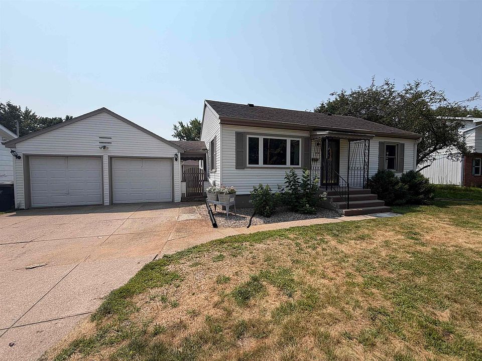 1st image of 512 Fairview Way