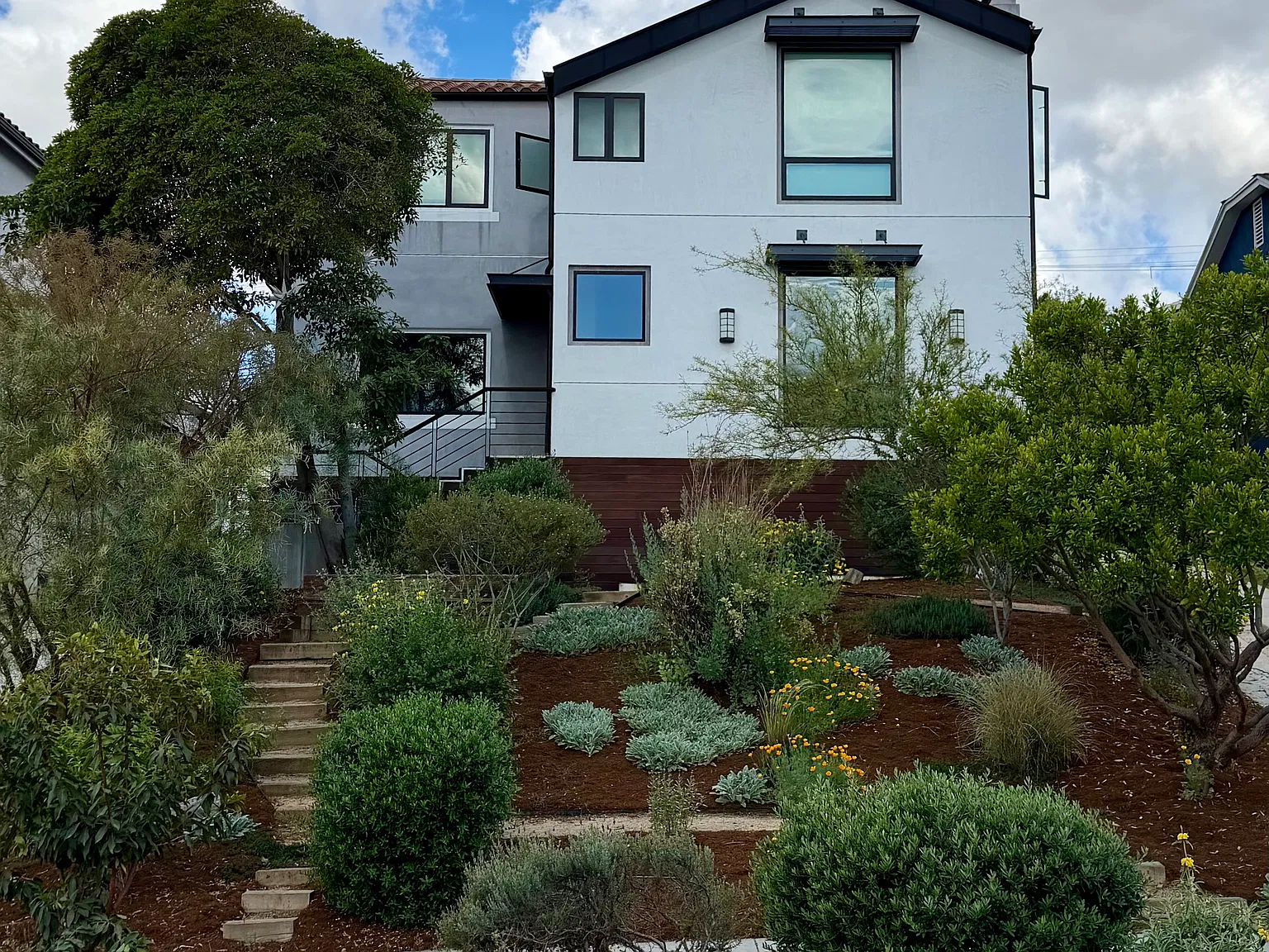 3 bed, 1430 sqft, $4,200 — Photo 1