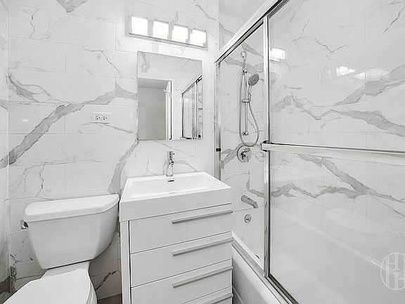 4th image of 305 E 40th St APT 10W