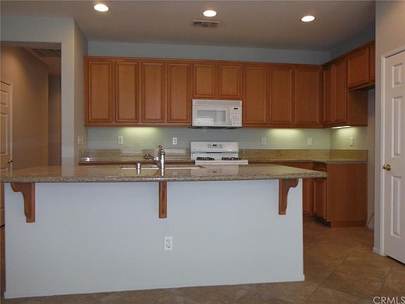 3rd image of 49989 Eastwood Ct