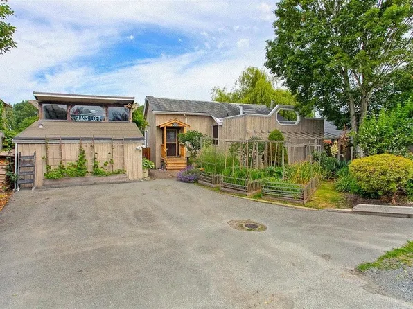 4525 River Rd W, Delta, BC V4K 1R9