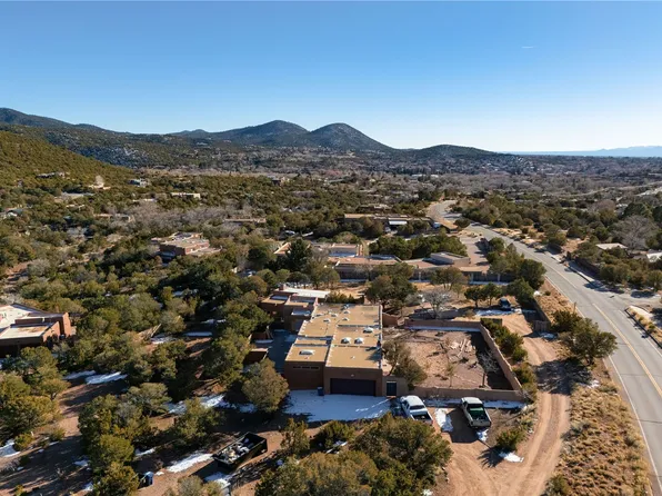 1300 Calle Giraso, Santa Fe, NM 87501