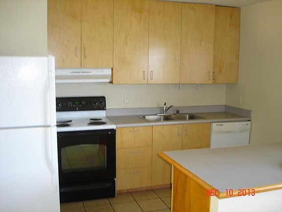 KITCHEN WITH DISHWASHER