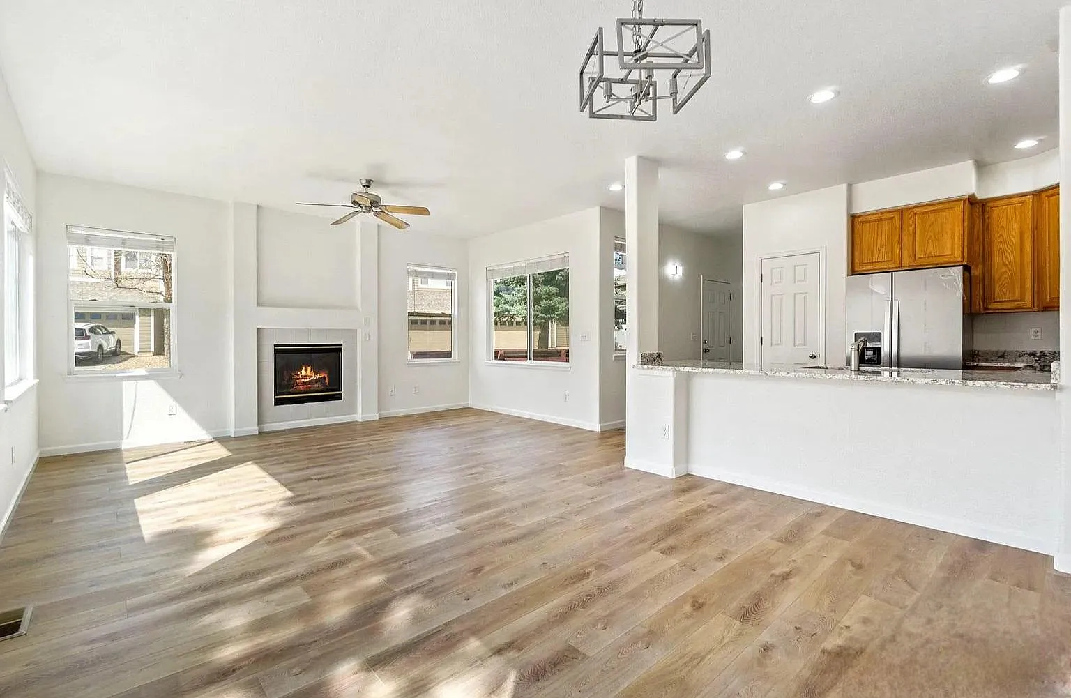 3 bed, 2.5 bath, 2220 sqft, $2,850 — Photo 1