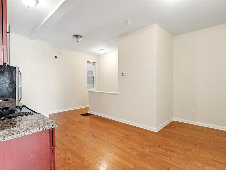 1519-21 N 16th St #13 — Photo 18