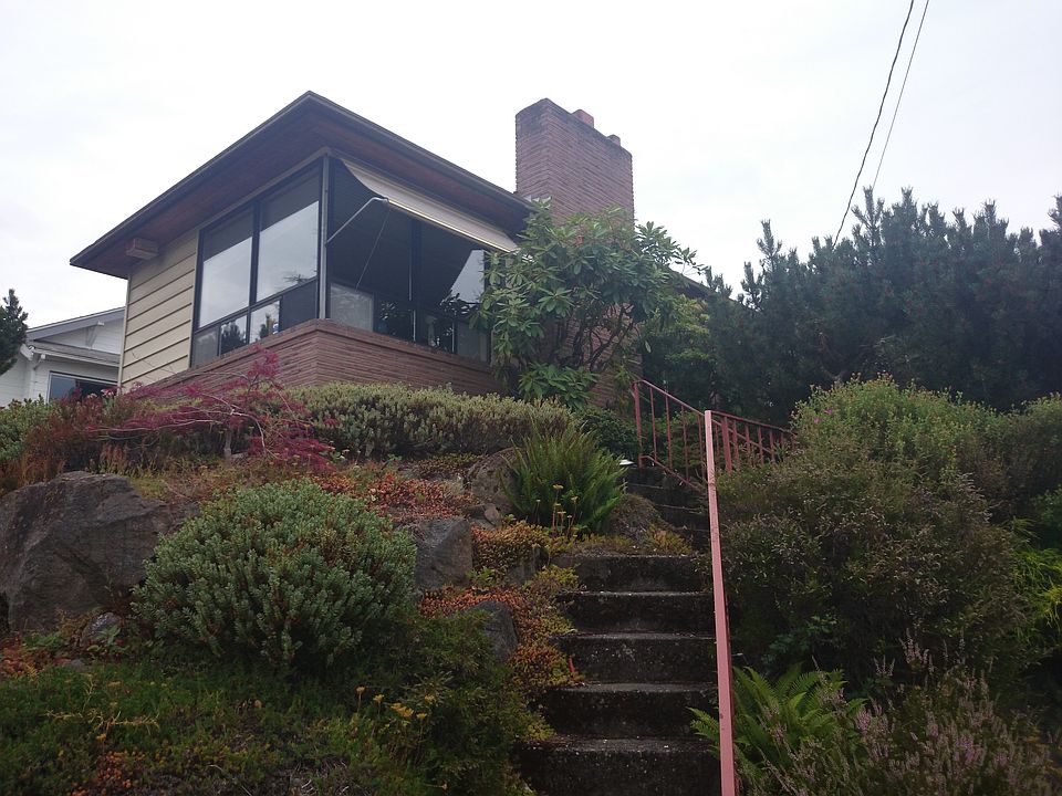 2nd image of 2302 46th Ave SW