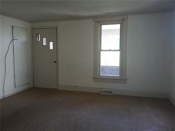 4th image of 1128 Crescent Ave