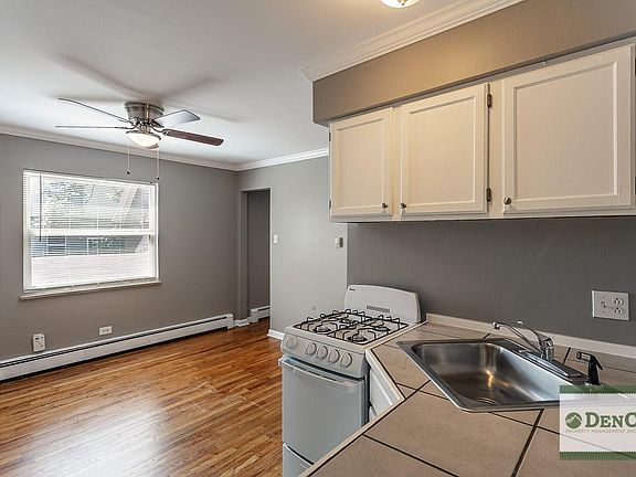 3rd image of 1840 Vine St APT 3