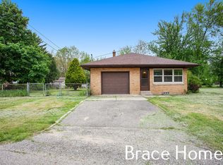 3741 Remembrance Rd NW, Grand Rapids, MI 49534