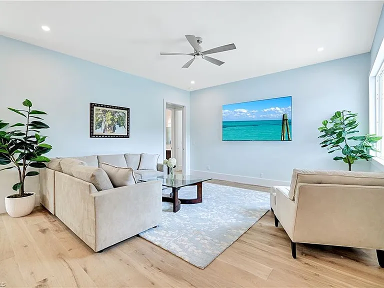 2515 Royal Palm Ct — Photo 6
