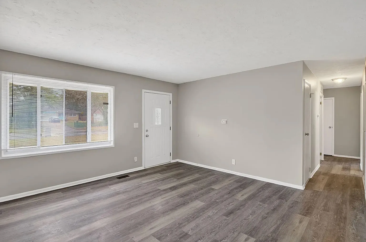 3641 Richardt Ave — Photo 3