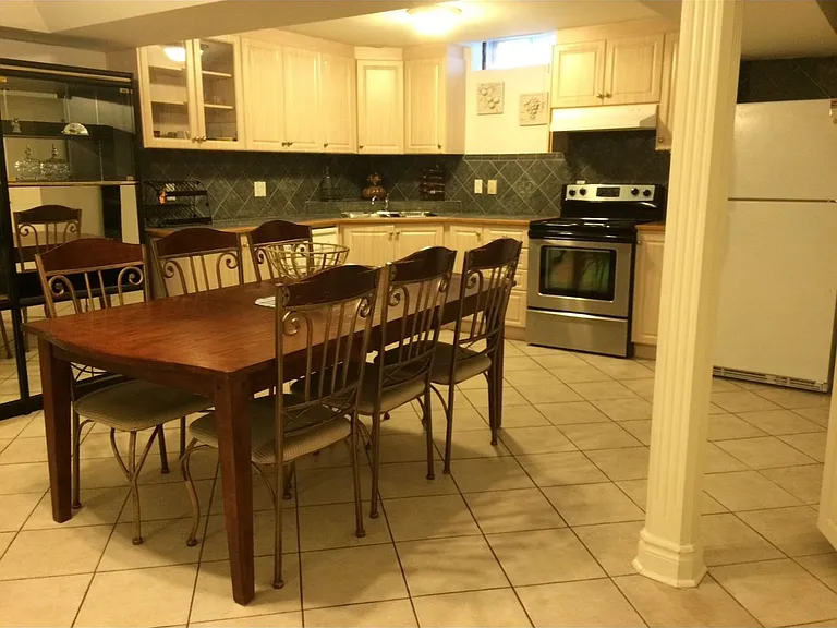68 Cresswell Ave #BASEMENT — Photo 5