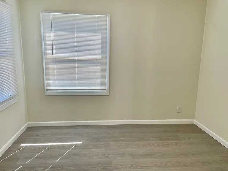 21421 Rizzo Ave — Photo 23