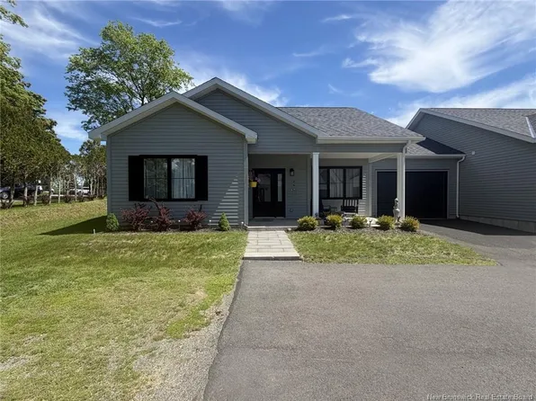 226 Princess Royal St #9, Saint Andrews, NB E5B 2A9