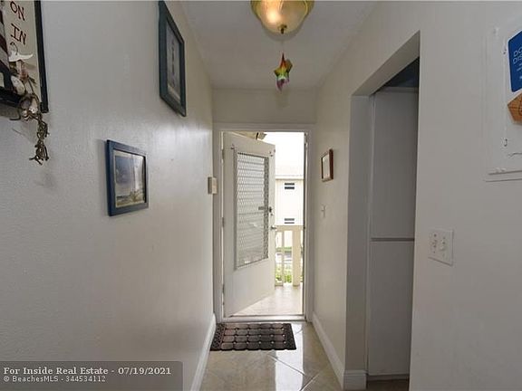 5th image of 2115 NE 42nd Ct APT 211N