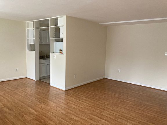 4th image of 3355 University Blvd W #T1