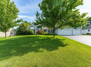 8 Amanda Way, Schenectady, NY 12309