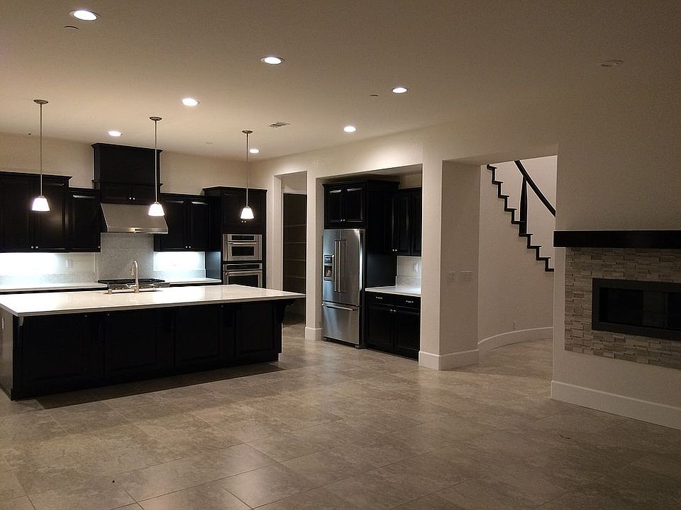 1st image of 36 Stirling Way