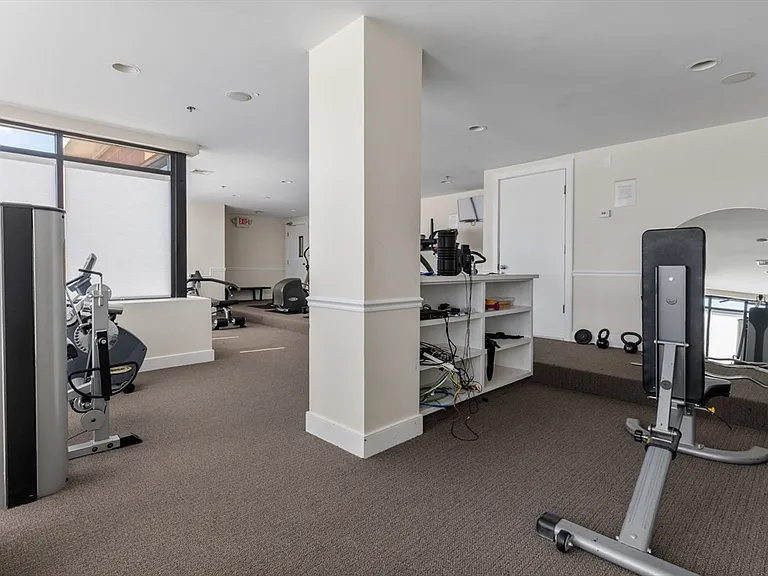 152 Old Colony Ave #10 — Photo 28