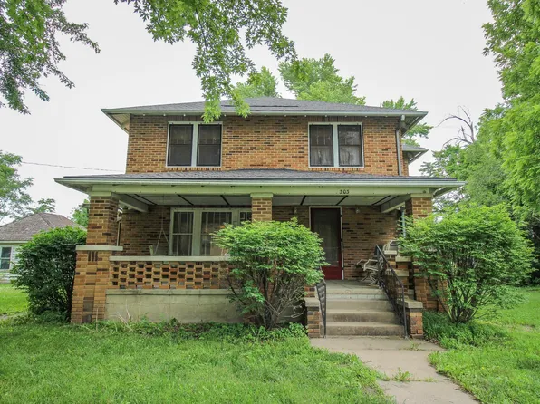303 E 6th St, Perry, KS 66073