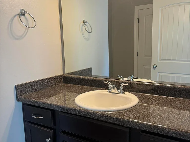 943 Erika Ln — Photo 14