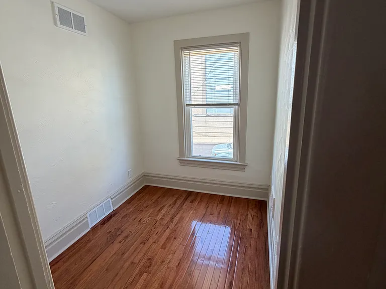 1208 Elwell St — Photo 9