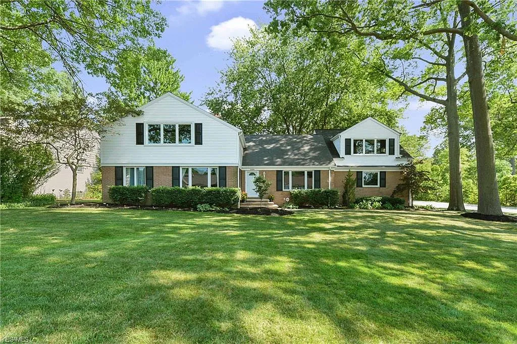 23285 Maybelle Dr photo 1