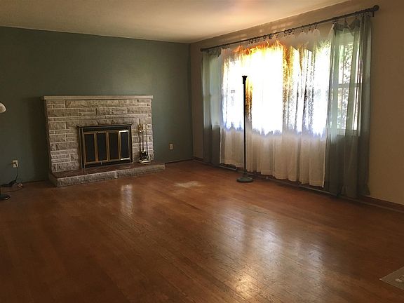 4th image of 637 Mafred Dr