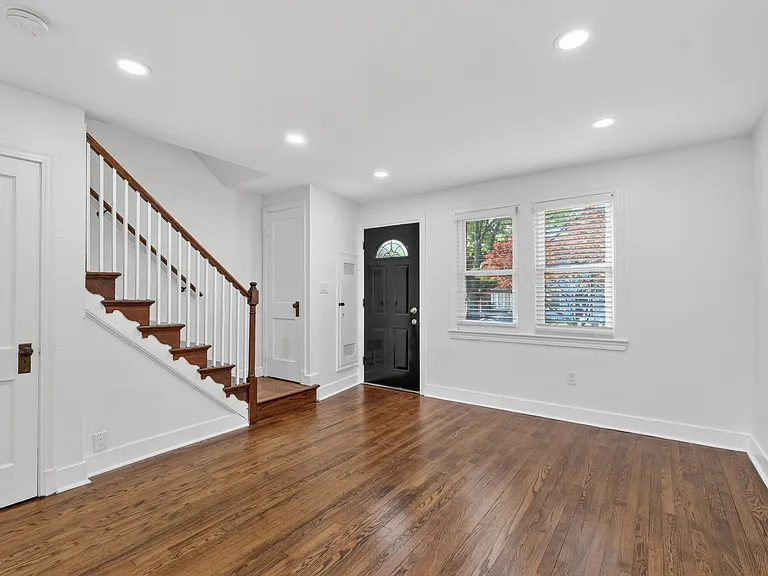 3344 Clay Pl NE — Photo 10
