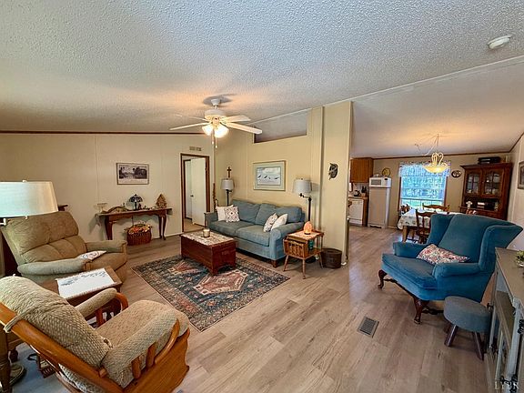 2nd image of 567 Columbus Rd