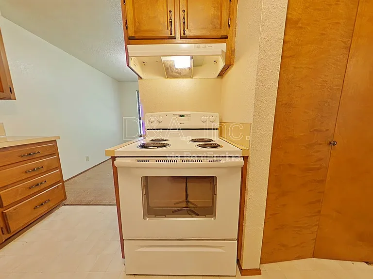 3928 NW Walnut Pl — Photo 5