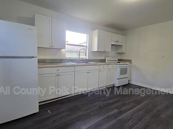 5th image of 1135 Fairview Ave