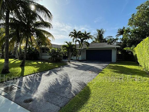 2nd image of 442 Tequesta Dr
