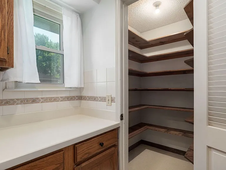 4035 S Parkcrest Ave — Photo 22