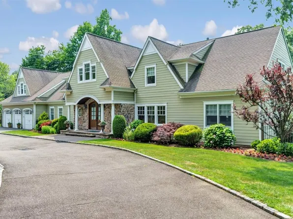 (undisclosed Address), Oyster Bay Cove, NY 11771