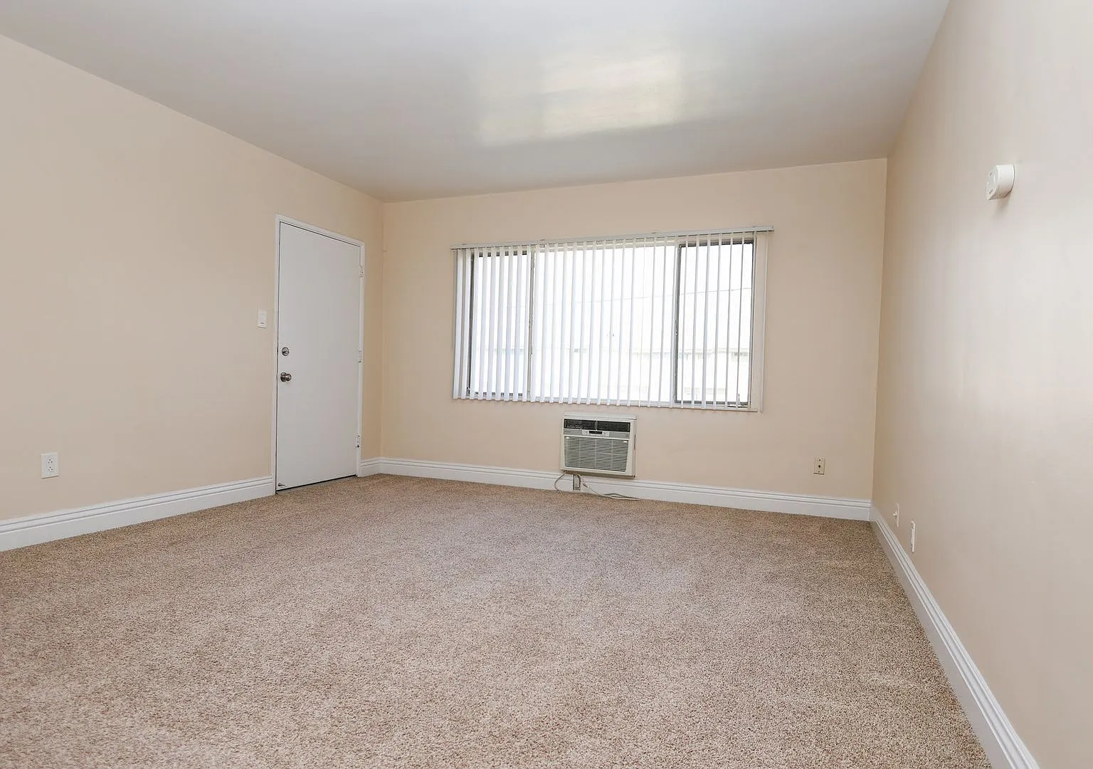 Courtyard Apartments — Photo 2