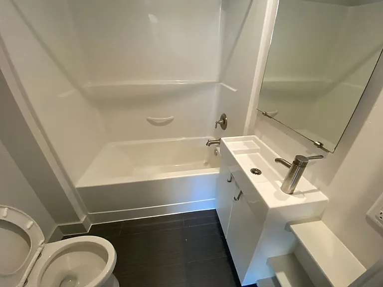 3 Bedroom 2 bath home Whiteaker home near parks — Photo 11