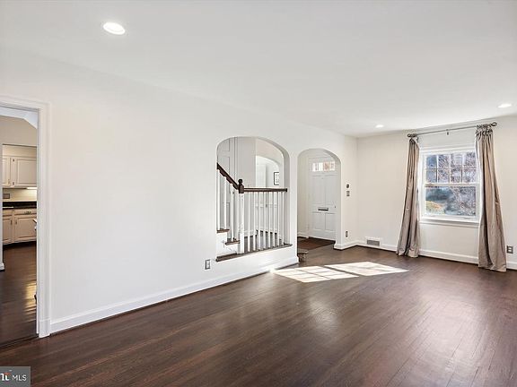 3rd image of 5705 Maiden Ln